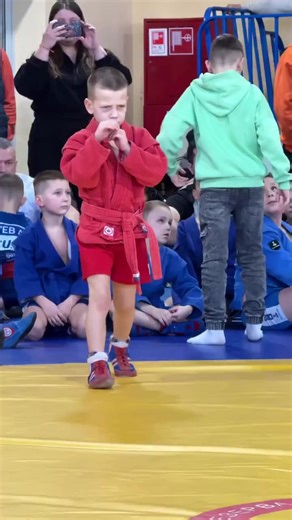In Russia, they are training kids in Sambo. Sambo is their martial art, and is taught to military units and Spetznaz. Fedor Emelianenko , considered one of the GOATS of MMA had a Sambo background. Here you see the kid in the red hit an osoto gari on his opponent. Teach your kids combat sports, so they are never bullied. #sambo #wrestling #uchimata #osotogari #judo #wrestling #army #Navy #airforce #marines #vetradiosyndicate #kids #mma #combat #combatives #takedown #singleleg #pin #training | Vet