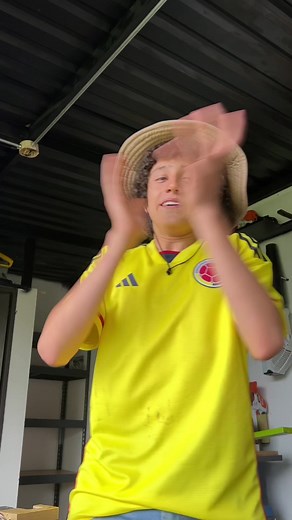 3.7M views · 308K reactions | Así se hace un bebedero para las gallinas…. No se pierdan el final  #reelsviral | La Granja del Borrego | Facebook