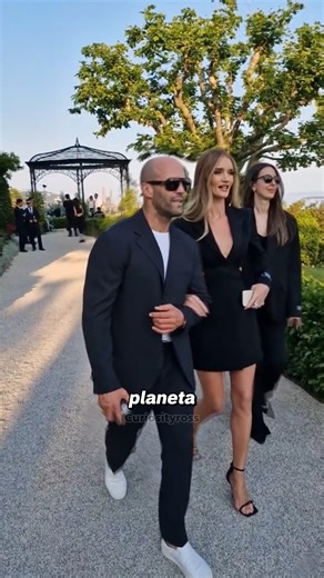 El actor mas rico de hollywood#famosos #movies #actors #hollywood #famous | CuriosityF