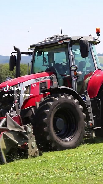 #kogelhof #mf7s210 #silieren2023 #bisonzucht #bison #wienerwald #bio #organic #austriafarming #agriculture #mantelfolie #kronecomprima