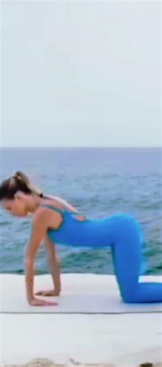 #pilates#Dynamic Wrist Stretch Left