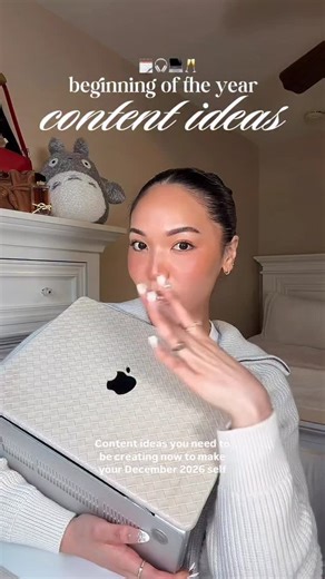 ALYSSA | SOCIAL MEDIA STRATEGIST + MANAGER l EDUCATOR | on Instagram: "a few easy lil content ideas to make those EOY recaps easier + more organized🤝✨if you want a full in-detail resource for content planning, comment “POD” and i’ll send you the pod episode link!! transition song: right now by megan thee stallion (hehehe cant wait to see these in 11 months🤭) — #contentideas #socialmediagrowth #personalbrand"