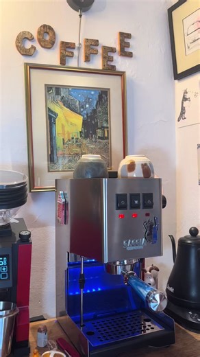 A quick video on how to run pre infusion on the gaggia classic, let me know if you have any questions! #coffee #homebarista #cortado #latteart #coffeetiktok