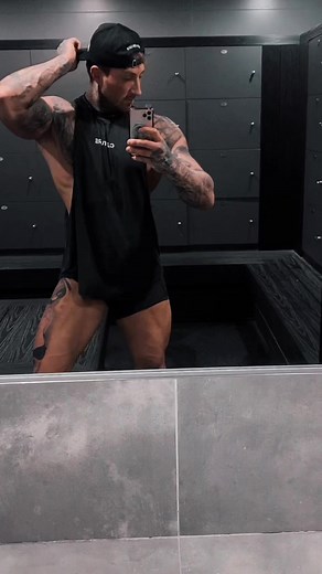 Muscular Gym Selfies: Fitness Inspiration in Locker Room