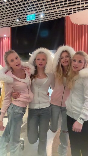 Skaffa din Minou cardigan idag för en stilren look