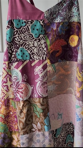 𝗺𝗮𝗶𝗮𝗻𝗱𝗼 on Instagram: "【アンティークインドネシアバティックの パッチワーク生地でワンピースを縫いました】 型紙は@patternlabel さんの "キャミソールワンピース" ・ ・ 丈は+9cm伸ばしました。 インナーはTシャツや ロンT合わせも可愛いであろう♡ ・"
