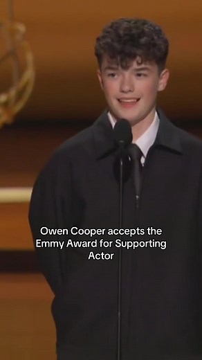 My heart!!!! Adolescence star Owen Cooper shares a beautiful speech at the 2025 Emmy Awards, as he wins Best Supporting Actor in a Limited Series. The youngest ever to win the award ♥️ #owencooper #adolescence #adolescencenetflix #emmys #emmyawards