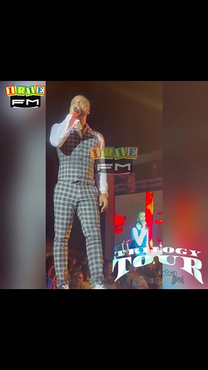 Dexta Daps addressing the men who are scared to send their ladies to his shows 🎤🎼🎵 📍Pearly Beach, Ocho Rios #TrilogyTour #Dextadaps #dancehall @dextadaps @dextadaps_trilogy | IRIE FM