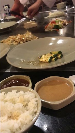 Hibachi - Benihana “Eater-tainment" Teppanyaki Tradition at Waikiki Beach in Oahu, Hawaii