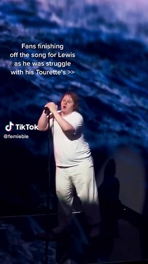 Singer with Tourette's Syndrome Captivates Concert Audience