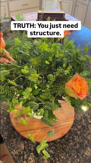 Blossom Grid = Structure. No foam. No tape. Let the grid do the work. #flowertutorial #sustainable