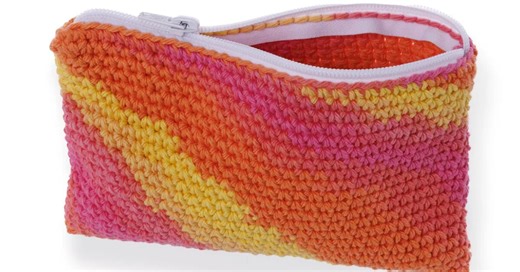 27 Free and Easy Crochet Zipper Pouch Patterns