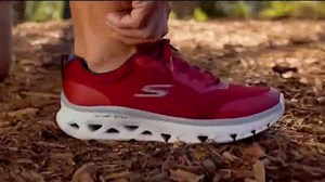 SKECHERS Clide-Step Flex TV Spot, 'Get Climbing'