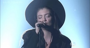 Billboard Awards 2014 Lorde Tennis Court