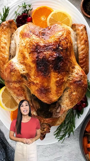 When it comes to choosing between self-basted and unbrined poultry, the decision can make or break your holiday feast. 🦃🎄 So, let's dive into the cluckin' delicious details! 🤤 Experiment and discover your own winning technique! 🧪🍽️✨ #turkey #thanksgivingtips #HolidayFeast | Jessica Gavin