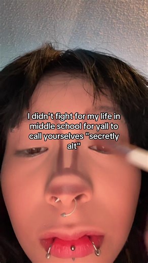 мιкαιℓα ☥ (@tippytwostickyy)’s video of secretly alternative