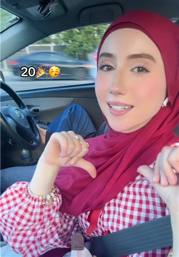 Exploring Central Heterochromia and Creative Stickers