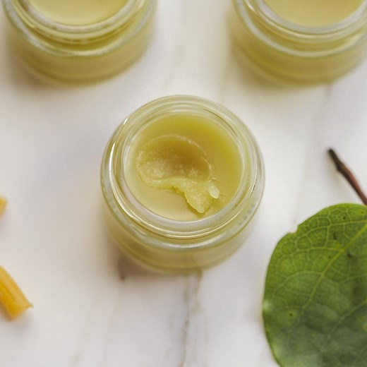 How to make kawakawa balm