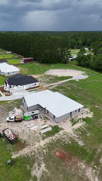 Durable 29-Gauge Galvalume Metal Roof Installation