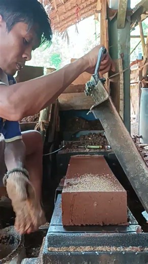 This Brick Press Machine Works Like Magic