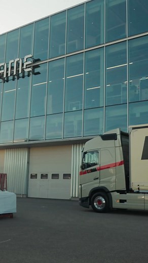 From Switzerland to your location. Precision-engineered frames with triple-glazed panels. Every component travels with care. Each installation is guided by specialists, ensuring that perfection, engineered at our Swiss headquarters, receives installation that matches. | Sky-Frame