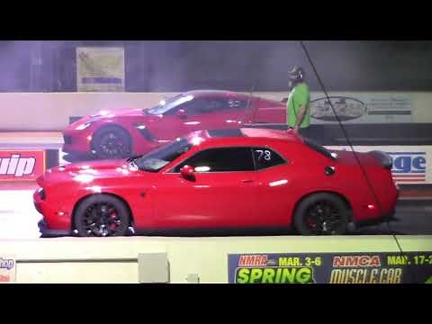 Hellcat Challenger vs Z06 Corvette 1/4 Mile Drag Racing