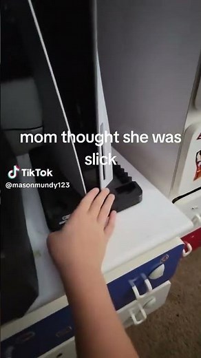 elf prob lost his magic 💔 #tiktokrepost #shorts