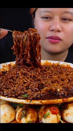 10 packet spicy buldak sauce in 2packet buldak #mukbangpari #mukbang #spicy #spicynoodles #buldak