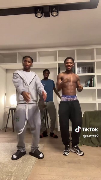 😂 tracksuit ~> @SCREWLOOSE #fypシ #dance