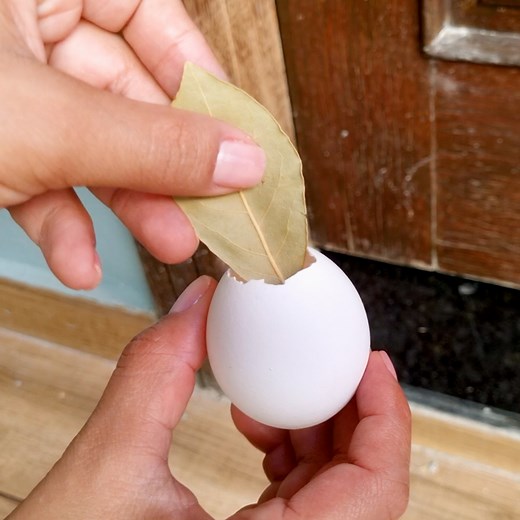 26K views · 249 reactions | FEUILLE DE LAURIER dans EGGSHELL, ma grand-mère m’a appris et JE N’AI JAMAIS ARRÊTÉ !! C’est incroyable | Drika Recettes | Facebook