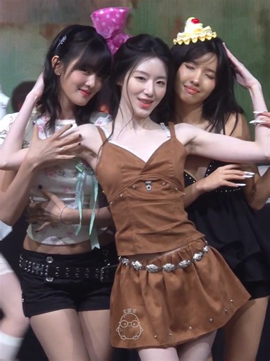 Gimme Dat Love Shuhua (G)I-DLE — Official Performance Highlight