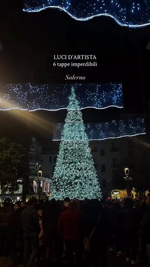 ✨6 tappe imperdibili delle Luci d’Artista a Salerno Ogni anno la città si trasforma, ma questi sono i punti che più di tutti racchiudono la magia. Salvali per la tua visita ✨ ✨Luci D’Artista✨ Dal 14 novembre 2025 al 1° febbraio 2026 Segui @travel_scratchpad per altri video e curiosità🙃✨ Your Local Guide #salerno #costieraamalfitana #sealovers #amalficoast #discover Discover Salerno Salerno in one day What to see in salerno Christmas lights in Salerno