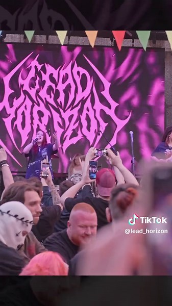 Lead Horizon: Energetic Girls Band Live Performance