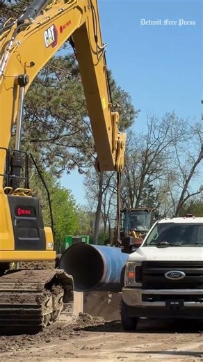 Auburn Hills water main break may leave residents without water for weeks