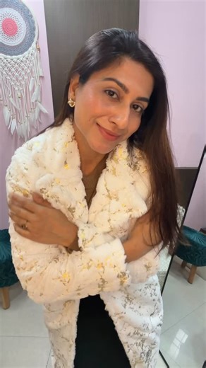 Neha Agarwal Goyal on Instagram: "Comment down for links 🔗 I’m wearing 👇 Boots size — 4 Long overcoat — M size Winter guide , winter styling , boots , overcoat , soft and cosy"