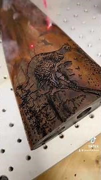 Gravure laser sur bois.