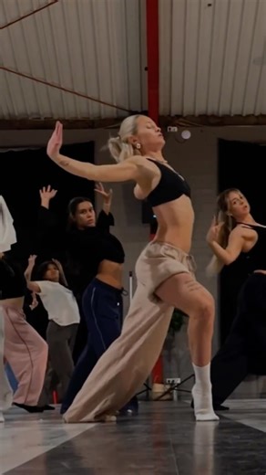 Dancer / Dance Coach / Mum on Instagram: "@tayc ✨"