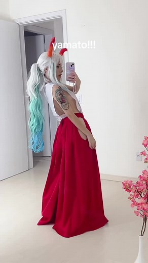 Yamato Cosplay from One Piece: A Colorful Transformation