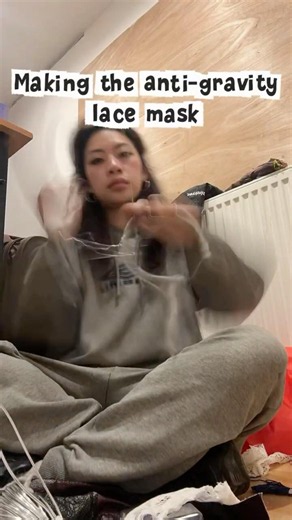 Silicone latex anti gravity mask using wire structure