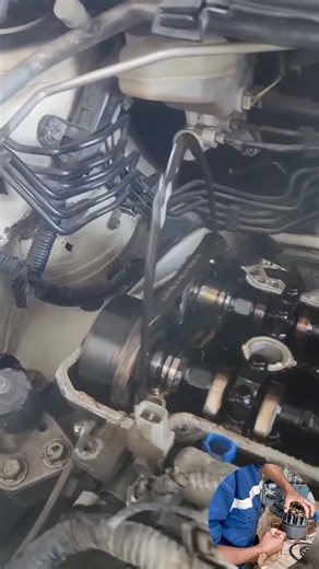 Watch the engine oil flow