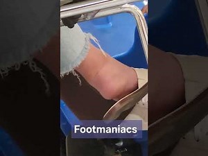 Candid Flip Flops at the Mall