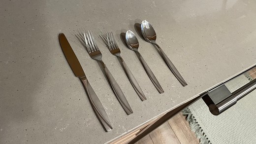 Watch Honest Review of Oneida 20 Piece Flatware Set on Amazon Live