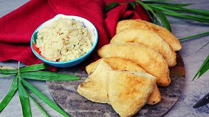 Trini Aloo Pie / Potato Pie - My Way 6 cups chopped potato / 4 Large potatoes 1 tsp salt 1 tsp geera ... Aromatics 1 small onion finely chopped 3 cloves garlic minced 2 pimento peppers finely chopped 4 leaves shadon beni minced / culantro ..... 3 cups flour 1 tsp yeast 1 tsp baking powder 1/2 tsp salt 1 1/2 cups luke warm water #ALOOPIES #POTATOPIES SHOP - Karibbean Krate - https://amzn.to/3BIPW4T Mega Snack Box - https://amzn.to/2Ypfw0l . | Trini cooking with Natasha