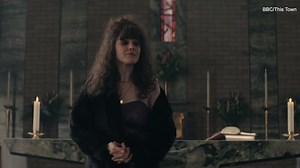 Michelle Dockery's beautiful performance of 'Somewhere Over the Rainbow'