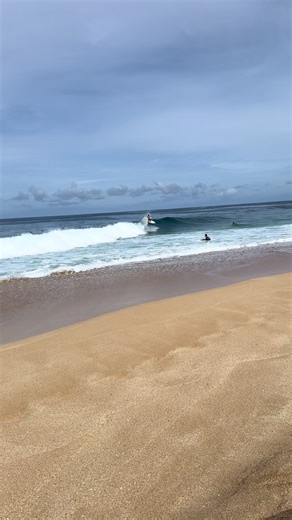 Carving, slashing, and ripping. No contest. Just for fun. #surf #ripping #carving #fun #hawaii
