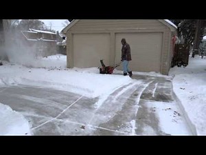 Toro CCR 2000 Blowing snow