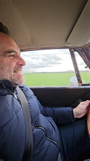 J'essaye une Alfa Romeo coupé Bertone 2000 GT de 1971. #alfa #alfaromeo #car #auto #classiccar #bertone #2000gt #veloce #gtv #classiccars #passionauto #passionautomobile #carlover #carlovers #youngtimer #youngtimers #ancienne #voiture #voitures #voitureitalienne #cars #autos #automobile #automobiles #question #game #roadclubevents #instacar #instacars | Road Club Events