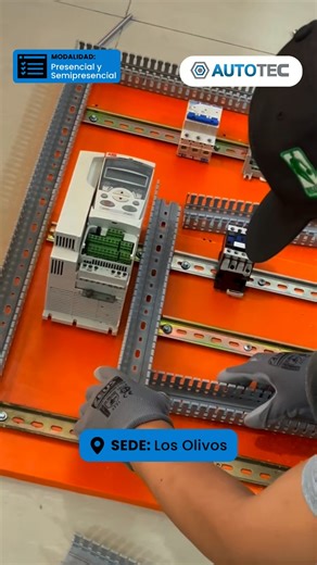 Autotec | Automatización Industrial on Instagram: "🌞⚙️ ASÍ SE APRENDE EN AUTOTEC🤖💙 🔧 Cursos Autotec: 🔹 Automatización Industrial 🔹 PLC Siemens 🔹 PLC Allen-Bradley 🔹 Electricidad Industrial 🔹 Armado de Tableros Eléctricos 🔹 Variadores de Velocidad 🔹 Redes Industriales 🔹 Instrumentación y Contro 🔷 Laboratorios industriales reales 🌞 Ciclo Verano – Cursos disponibles 📍Modalidad Presencial 📍Sedes: Los Olivos 📲 +51 976 163 434 #autotec #CicloVerano #laboratorios #indústria #AprendeHac