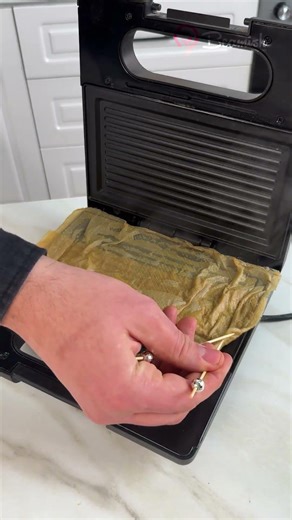 Easy Way to Clean a Toaster #easy #toaster #cleaning #trick