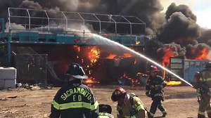 Photos: Large commercial building fire in south Sacramento
